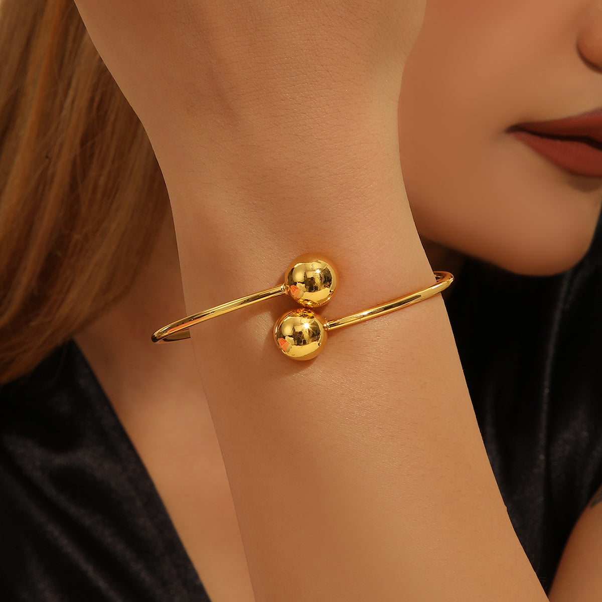 Double-Line Ball-End Cuff — product view