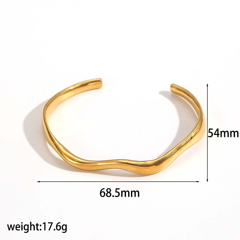 HD Jewelry Sculptural Cuff — Wave · Gold-tone