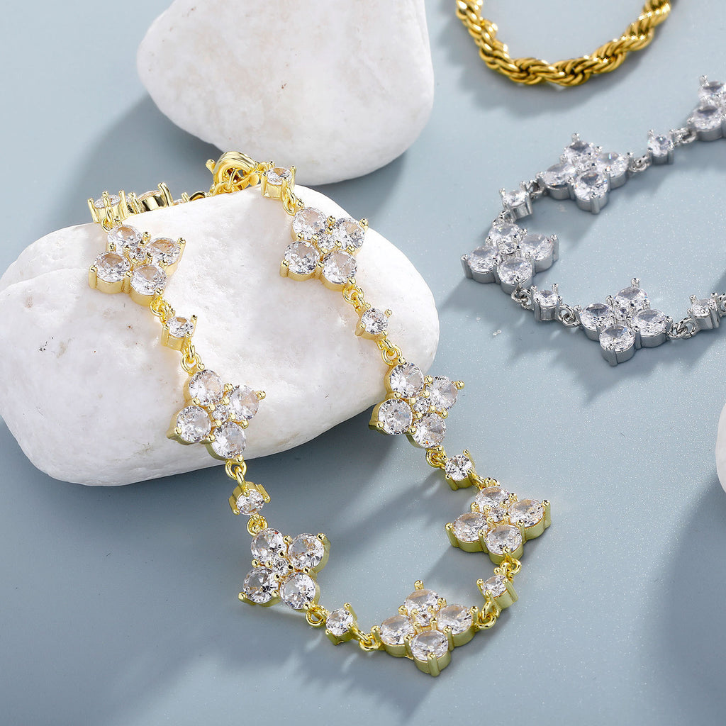 HD Jewelry Four-Petal Zircon Flower Bracelet — Product detail